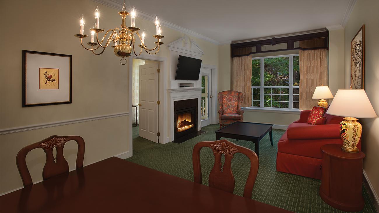 Living Room and Dining Room (1-Bedroom Villa)